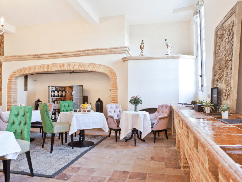 Chateau De Drudas, at the table