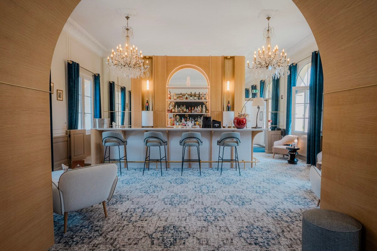 Château de Sully, Normandie, at the table