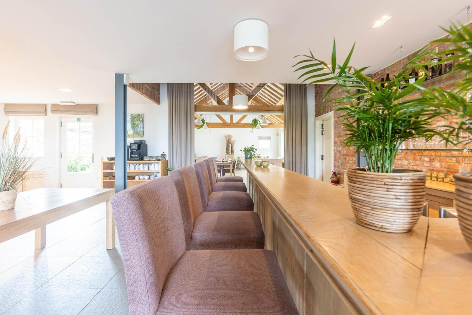 Hotel Huyshoeve, honesty bar and lounge