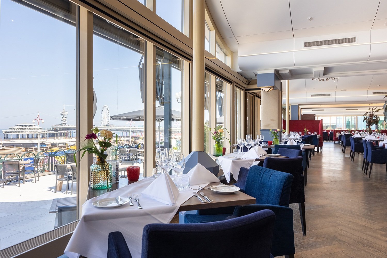 Grand Hotel Amrâth Kurhaus, at the table