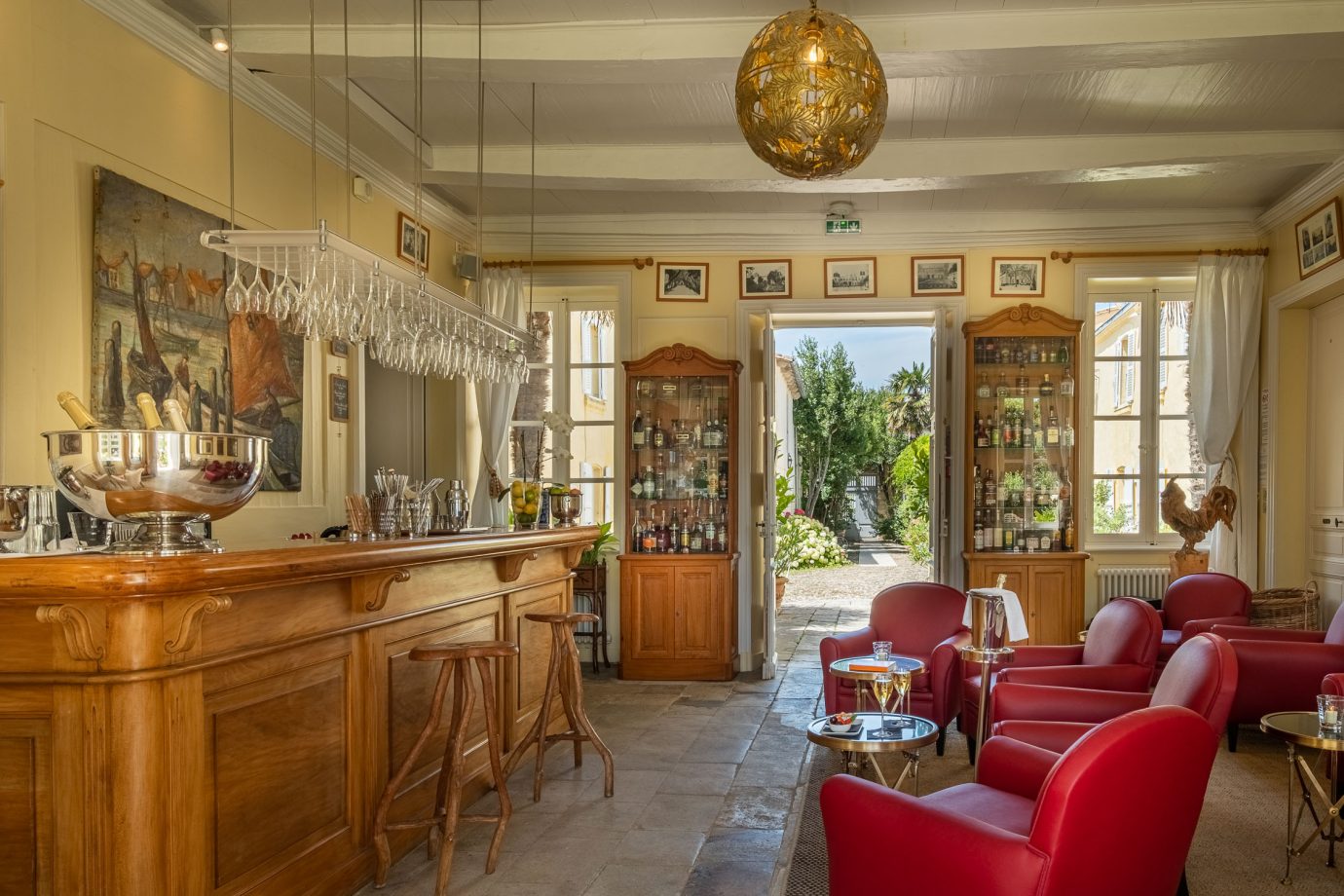 La Baronnie Hotel & Spa, at the table