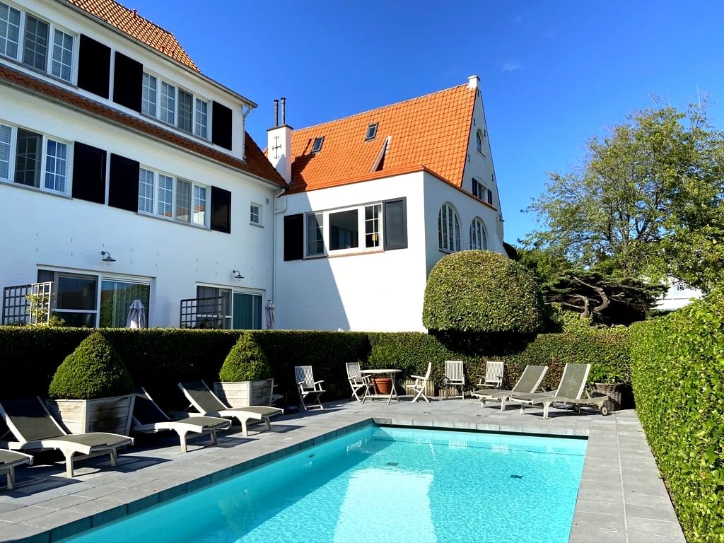 Romantik Hotel Manoir Carpe Diem, the pool