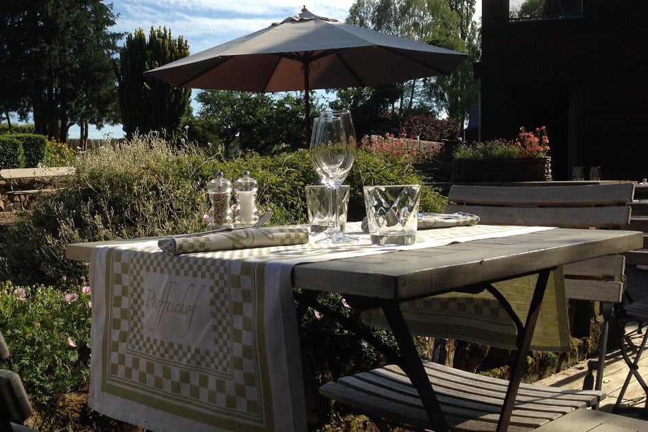 The Originals Relais Hostellerie du Peiffeschof / Le ZINC à Arlon, at the table