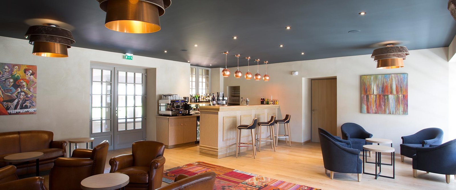 Hôtel de L'Abbaye Le Tronchet, bar lounge