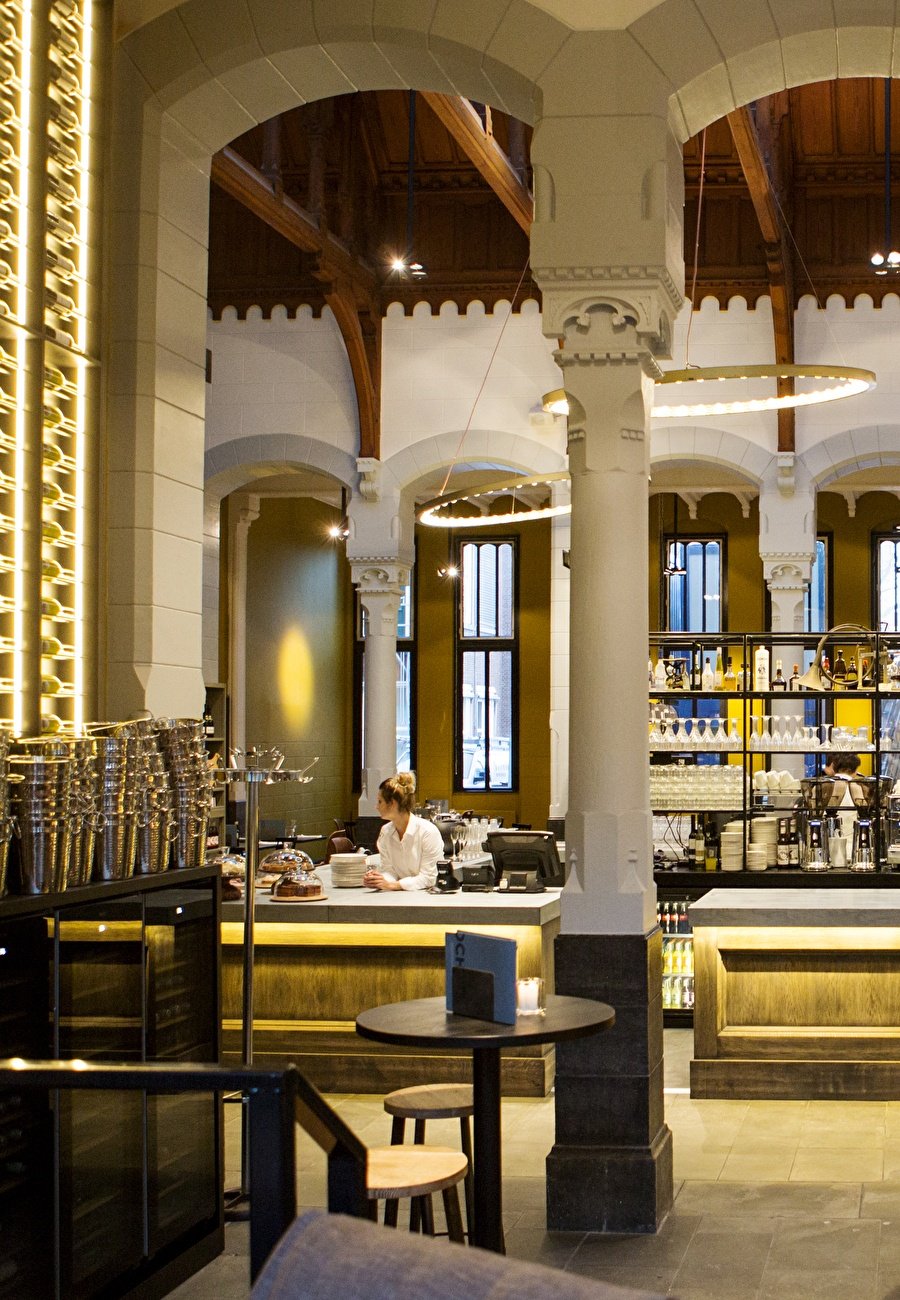 Post-Plaza Hotel & Grand Café