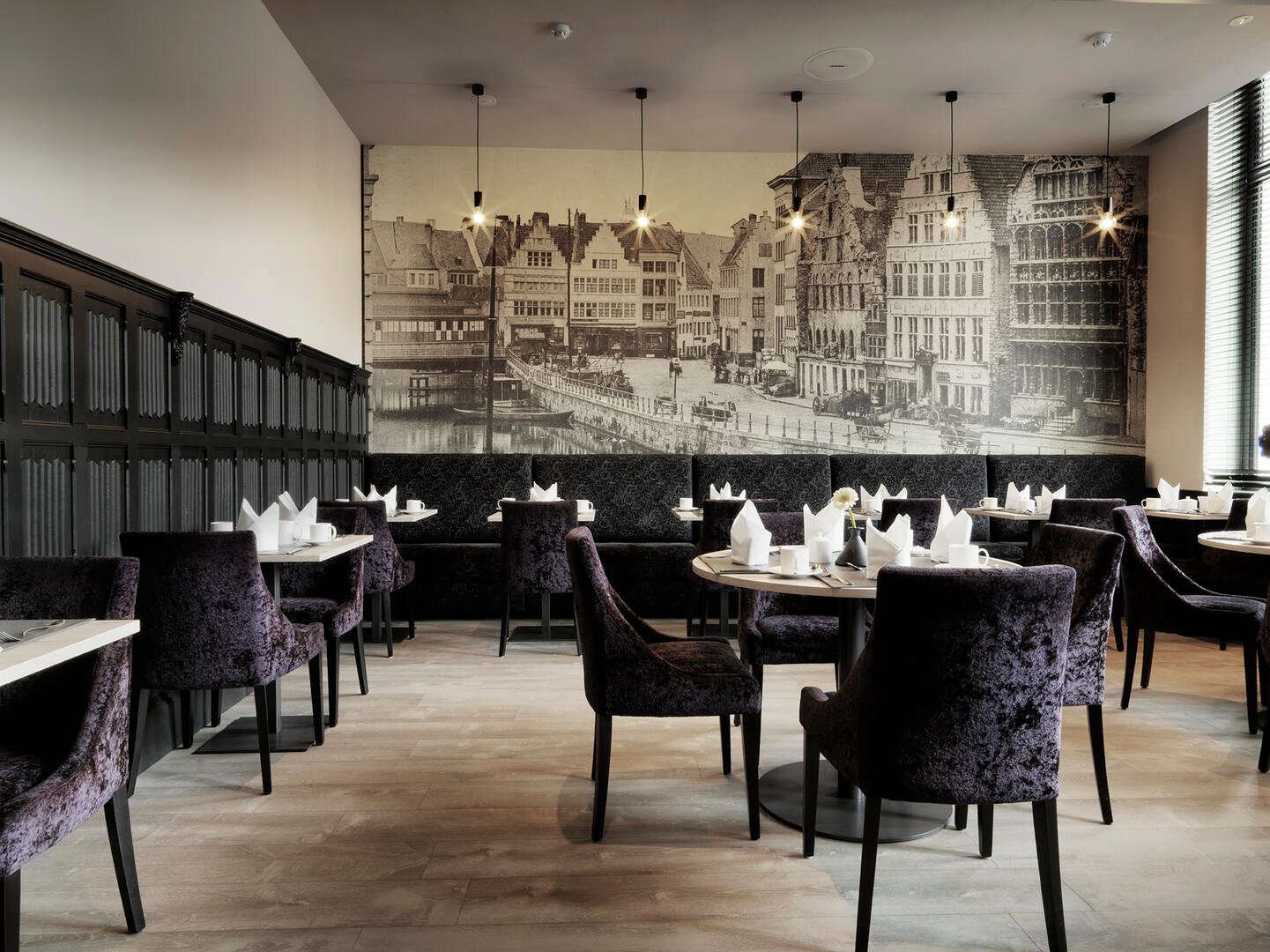 Hotel Harmony, at the table