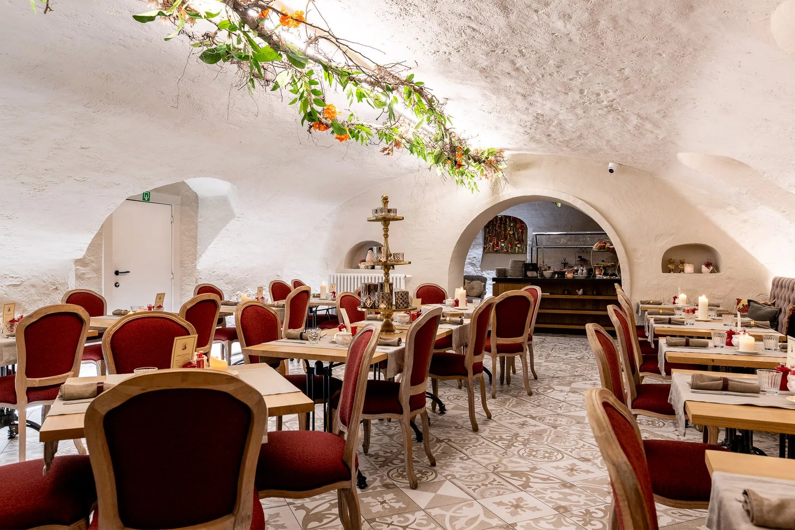 Hotel De Castillion, medieval cellar