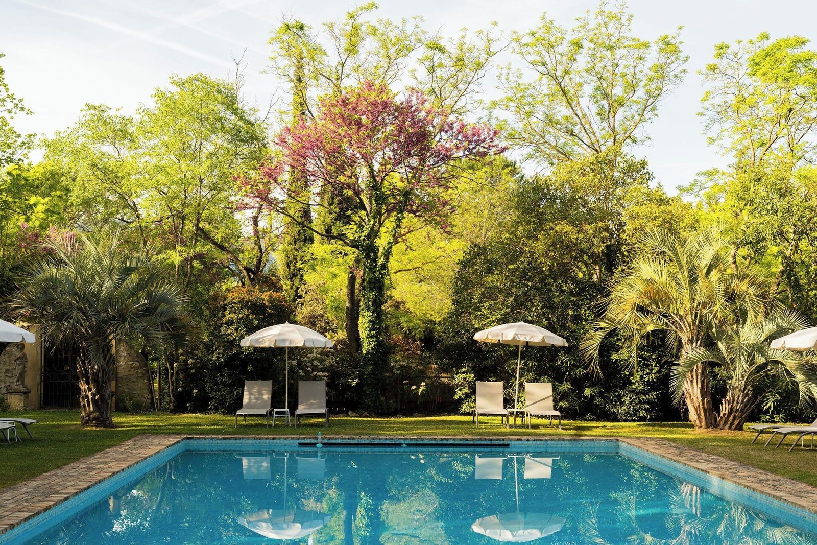 La Magdeleine, the pool