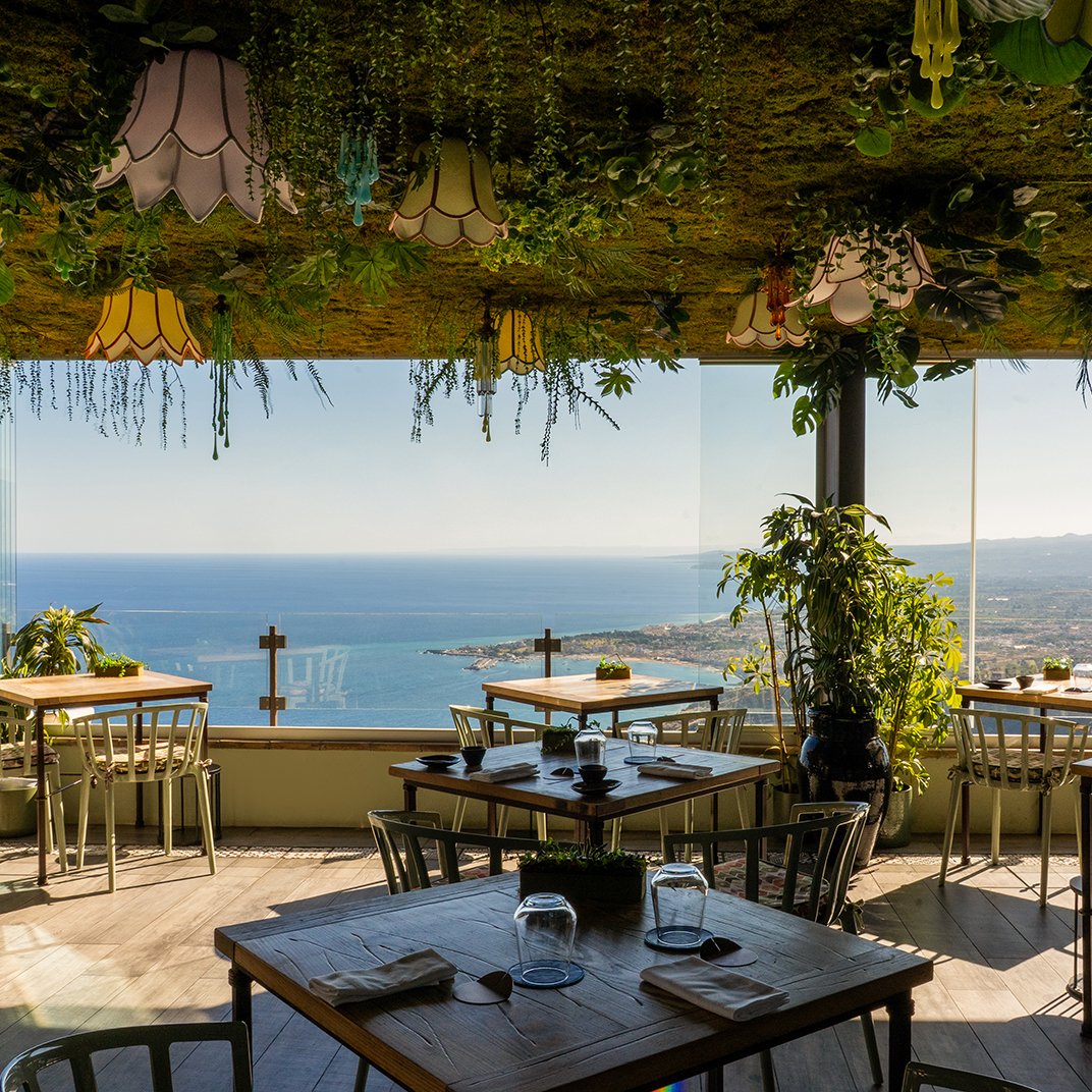 Taormina Hotel Villa Ducale, at the table