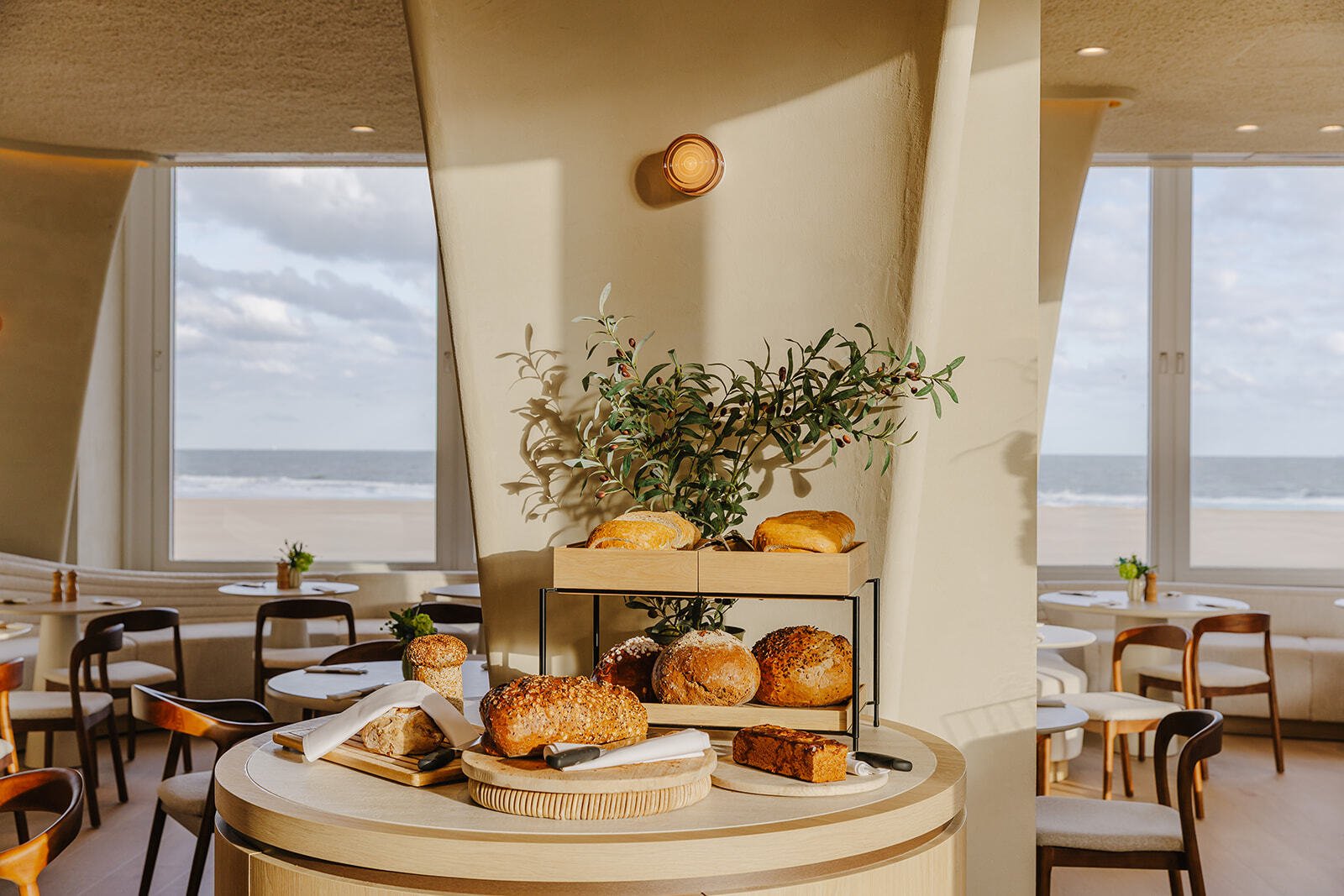 Andromeda Hotel Ostend, at the table