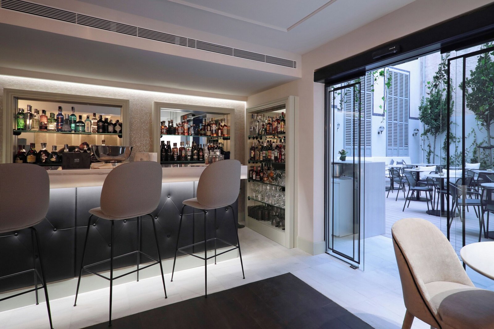 Summum Boutique Hotel, member of Meliá Collection, at the table