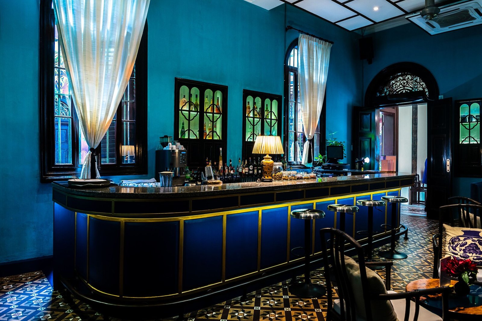 Cheong Fatt Tze - The Blue Mansion, the bar