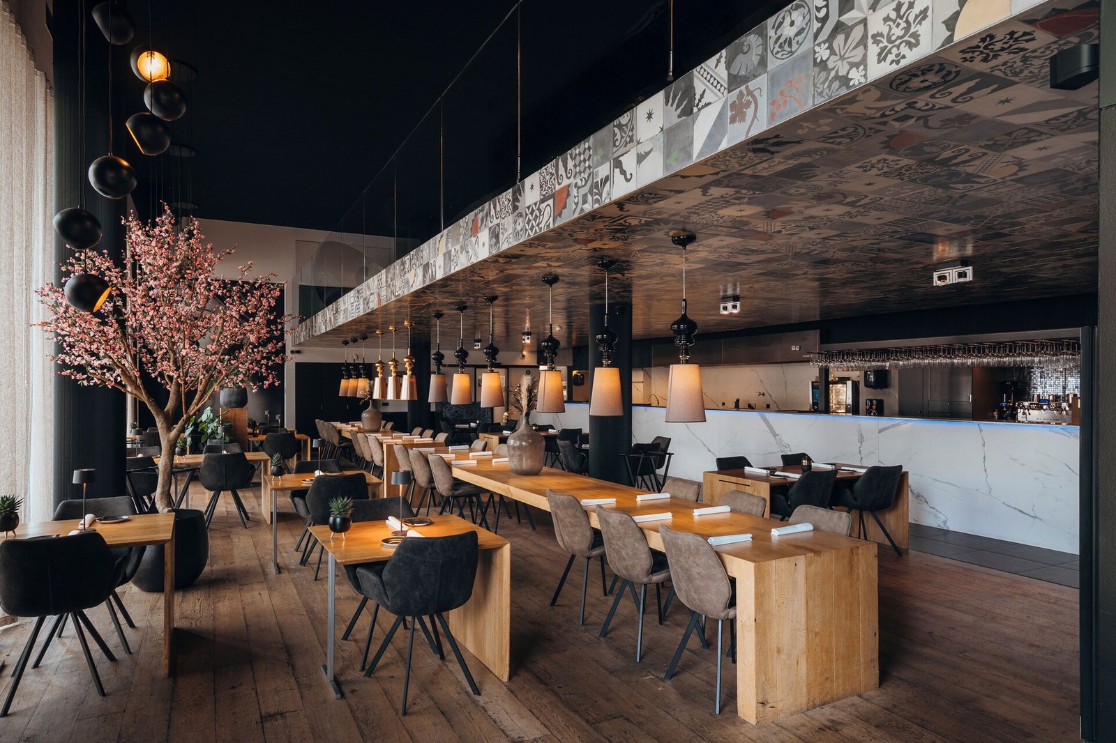 Carbon Hotel, restaurant gusto