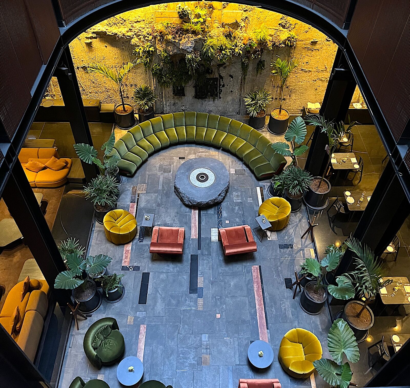 Volga Hotel — vibe