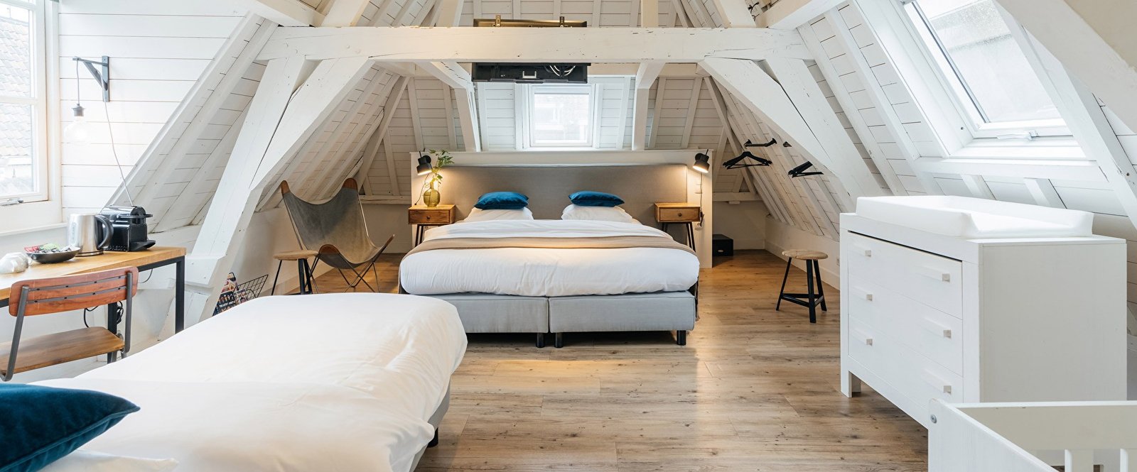 Eye Hotel, rooms