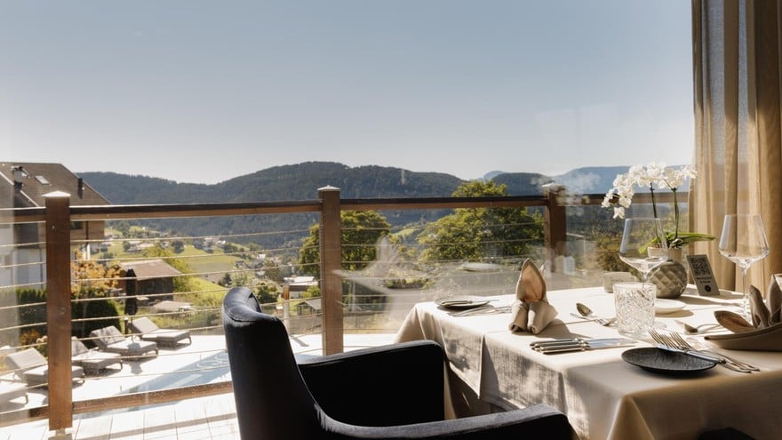 Hotel Chalet Mirabell, at the table
