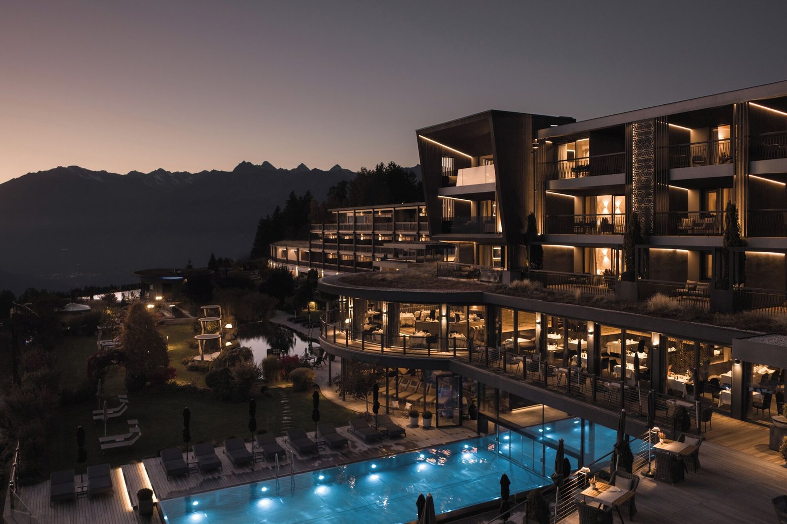 Hotel Chalet Mirabell, how it began