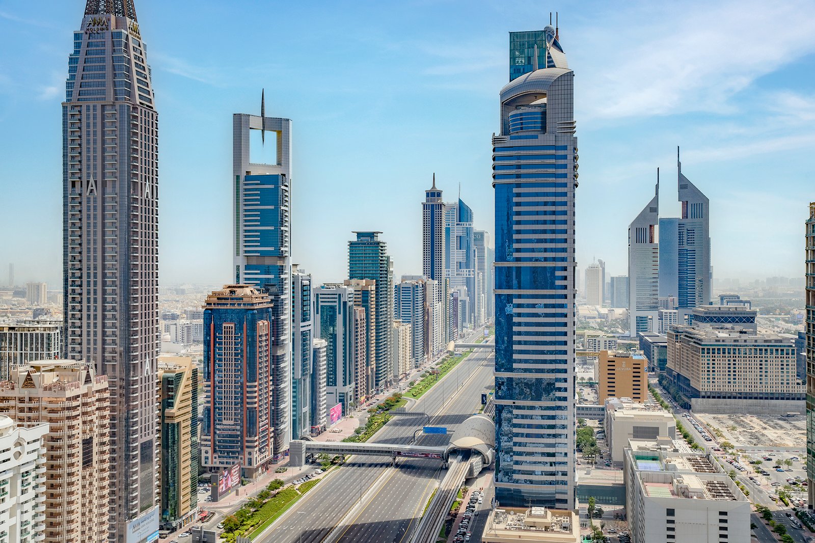 Dusit Thani Dubai — vibe