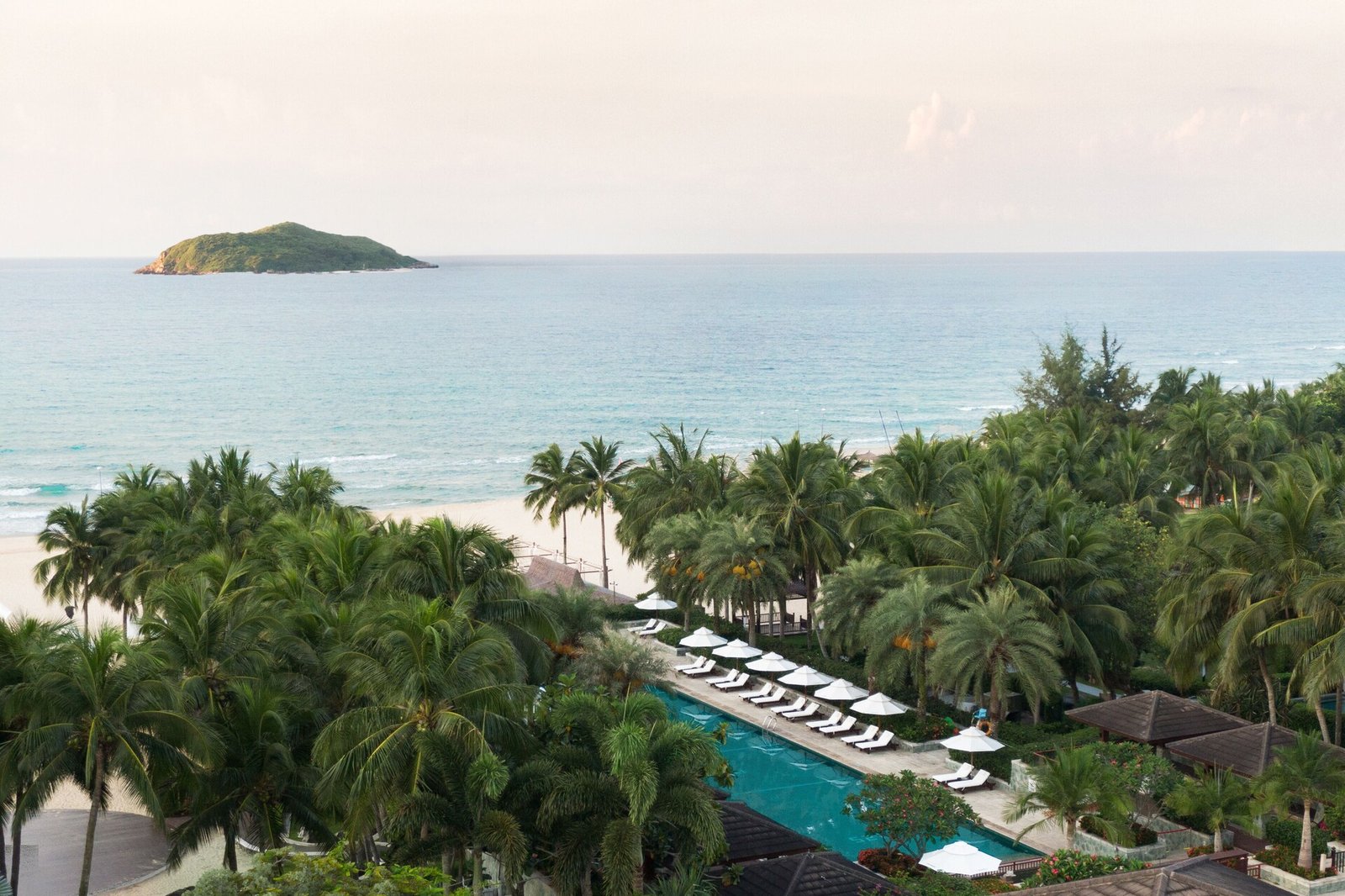 Le Meridien Shimei Bay Beach, the pool