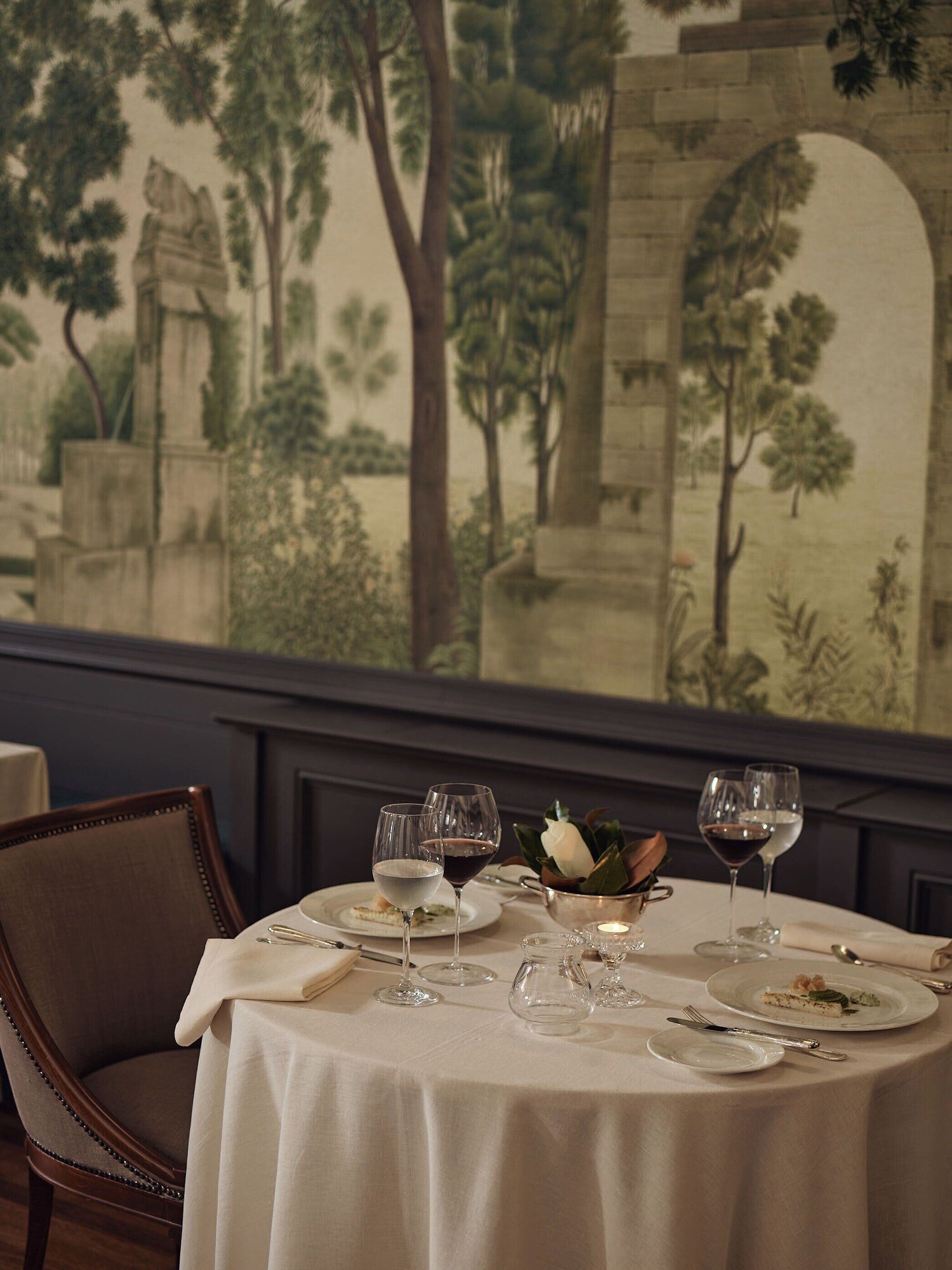 Imaret, at the table