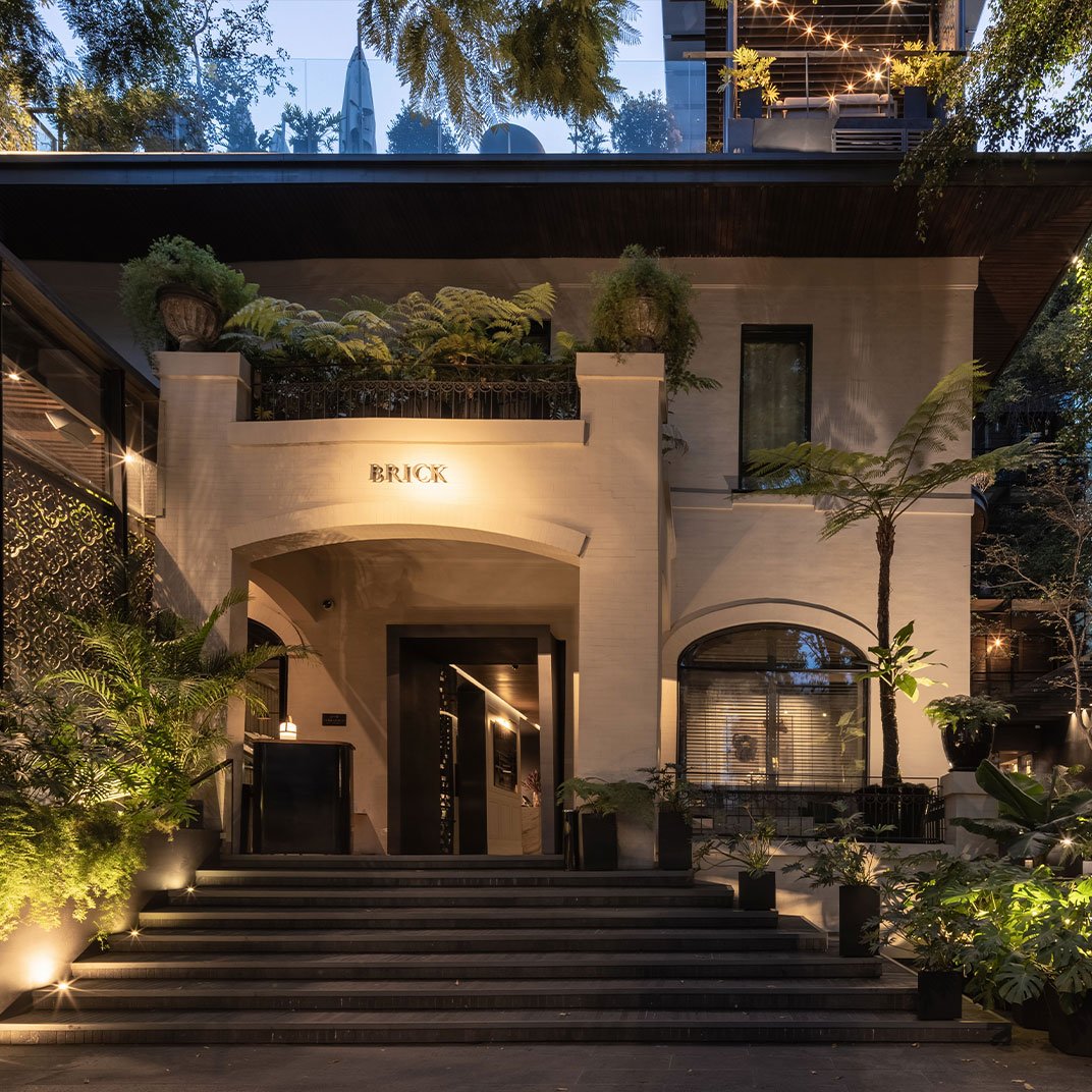 Brick Hotel — vibe