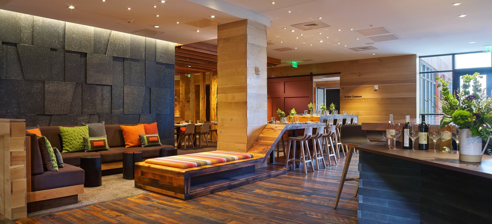 Hotel Vermont, juniper bar & restaurant