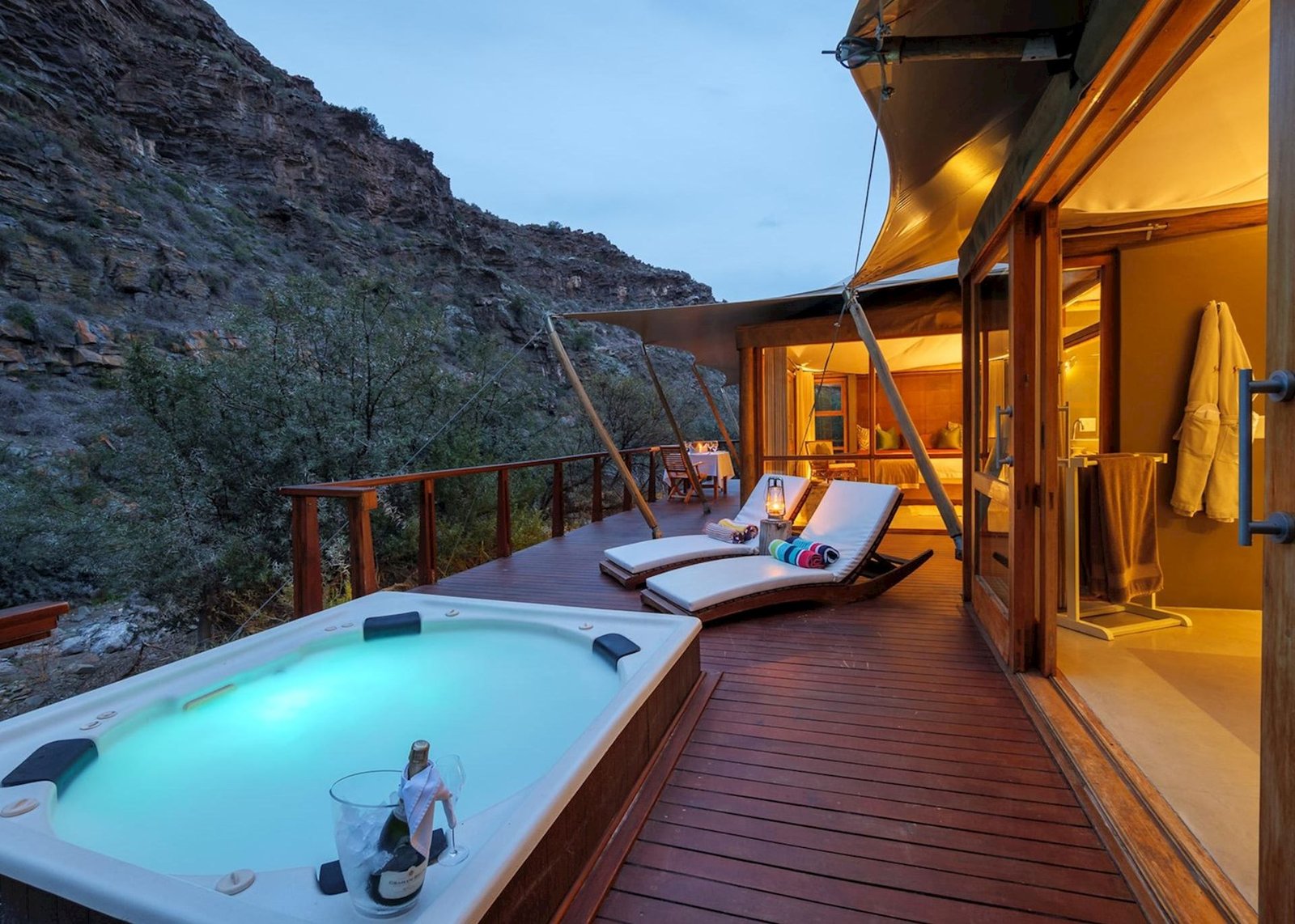 Dwyka Tented Lodge (Sanbona Wildlife Reserve)