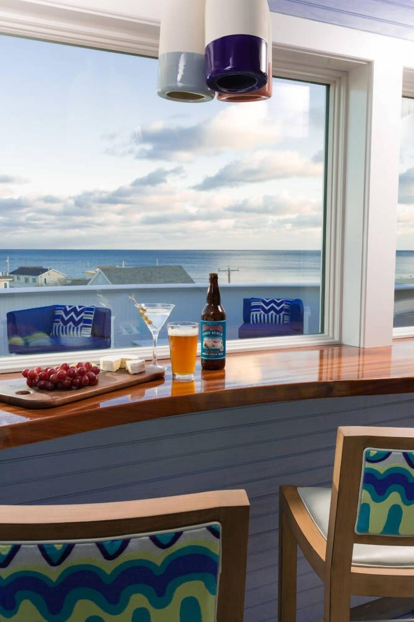 The Break Hotel, chair 5 rooftop bar & lounge