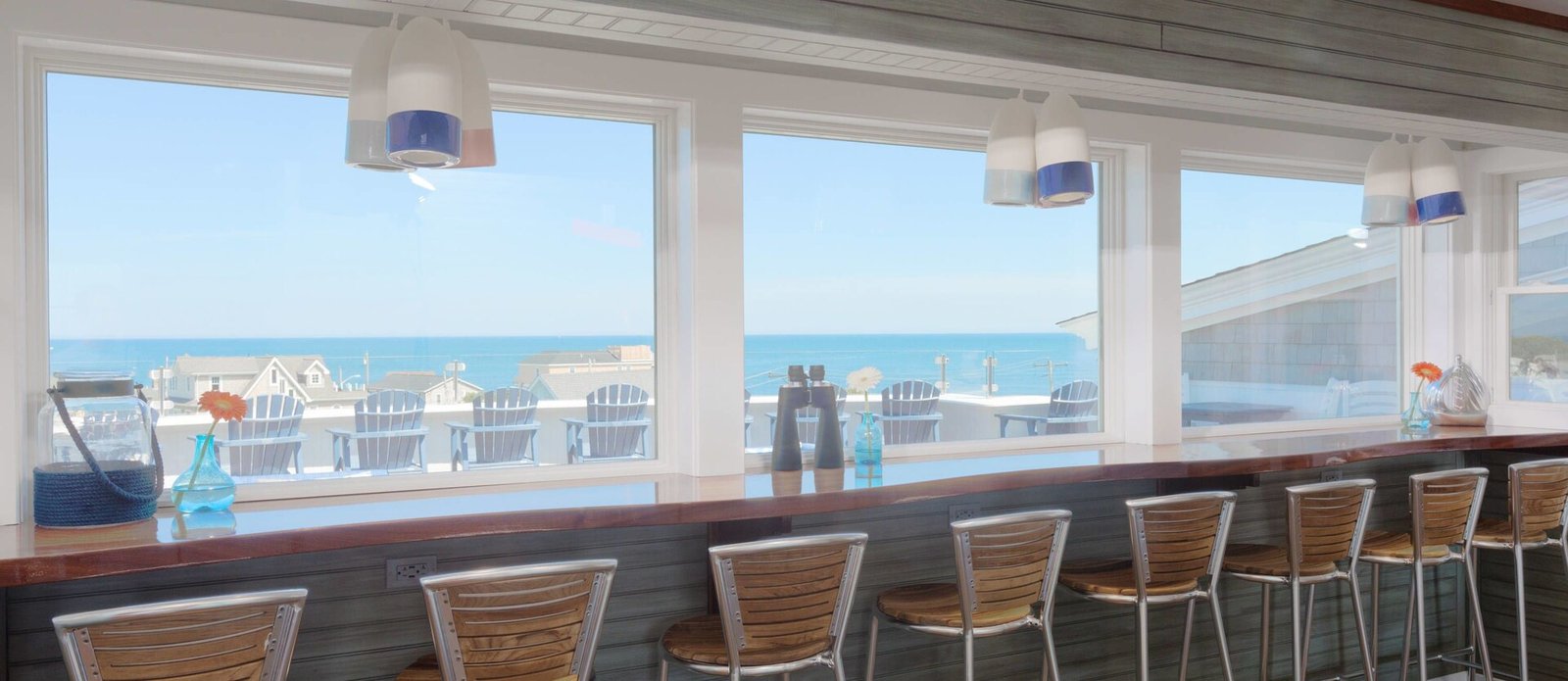 The Break Hotel, chair 5 rooftop bar & lounge