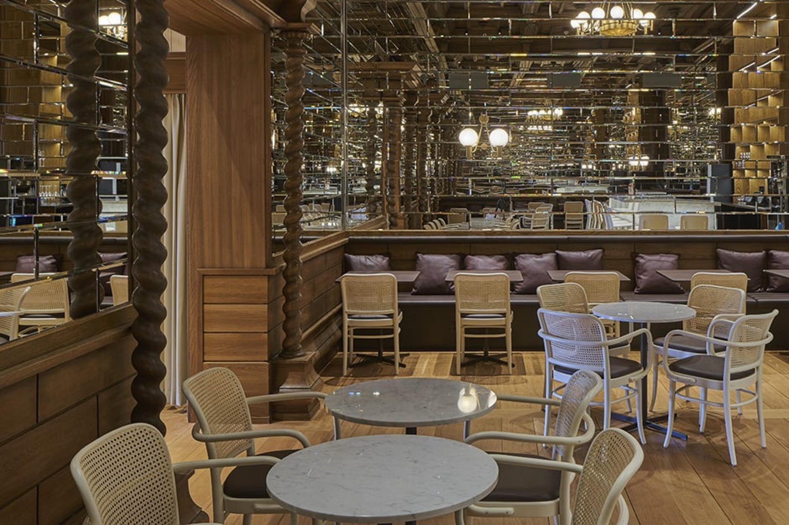 Bergen Børs Hotel, frescohallen