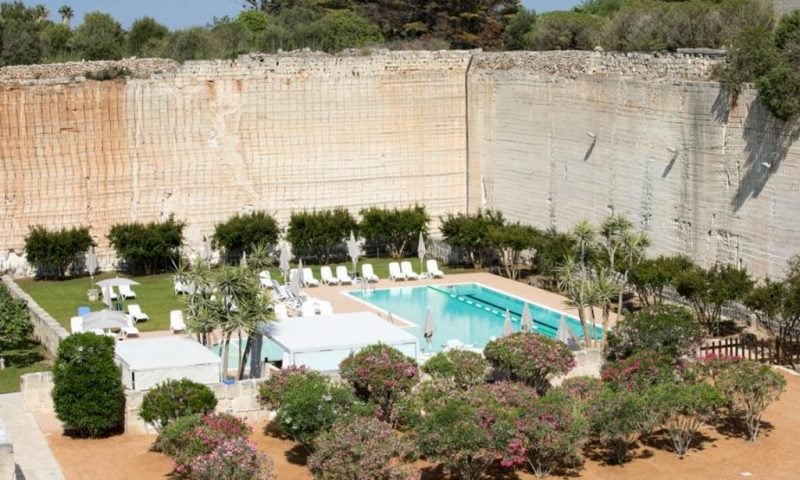 Cave Bianche Hotel, the pool