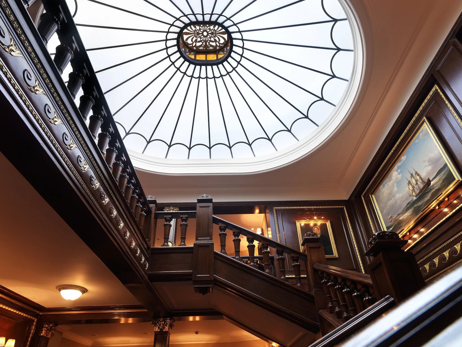The Connaught — vibe