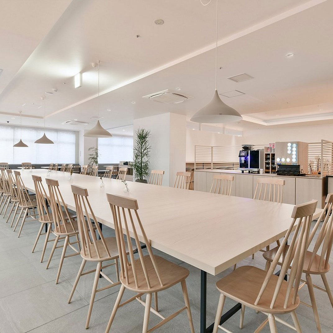 REF Kumamoto by VESSEL HOTELS, breakfast lounge & manga library