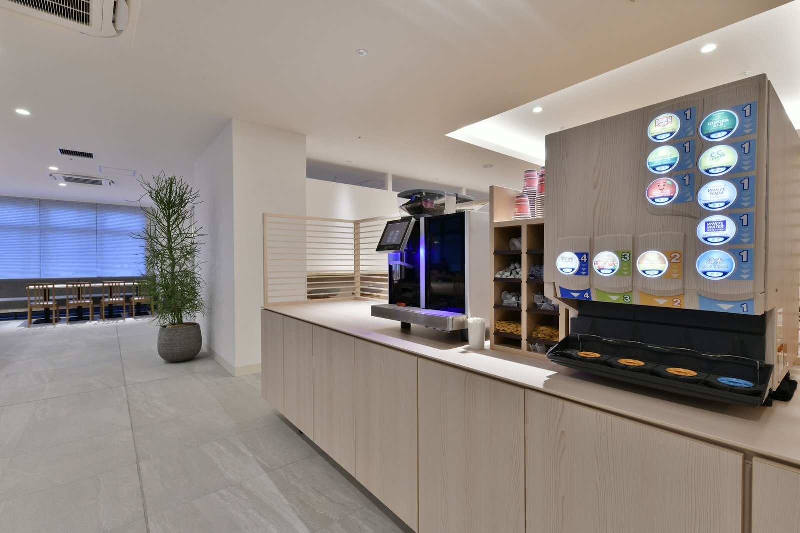REF Kumamoto by VESSEL HOTELS, breakfast lounge & manga library