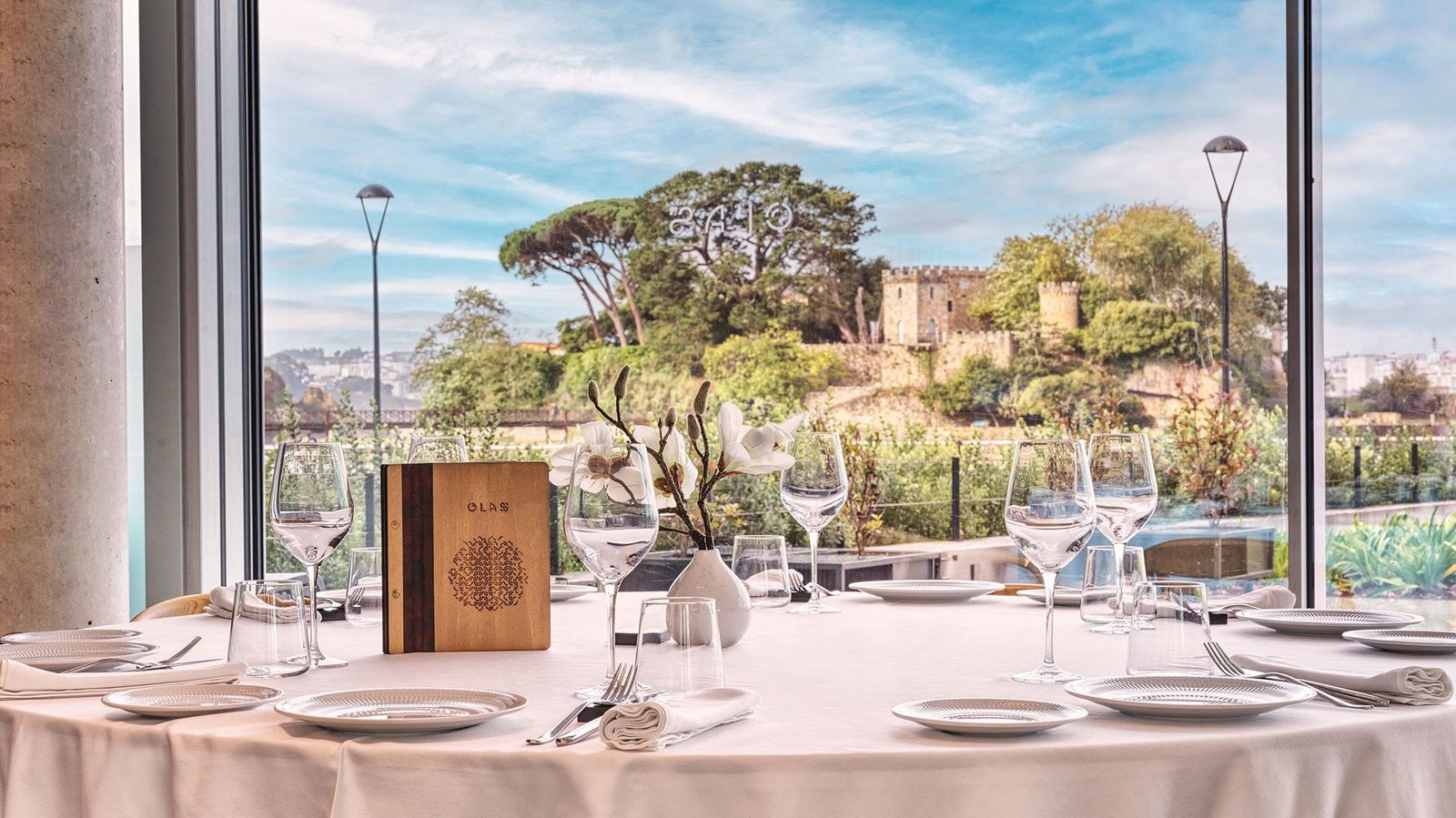 Noa Boutique Hotel, at the table