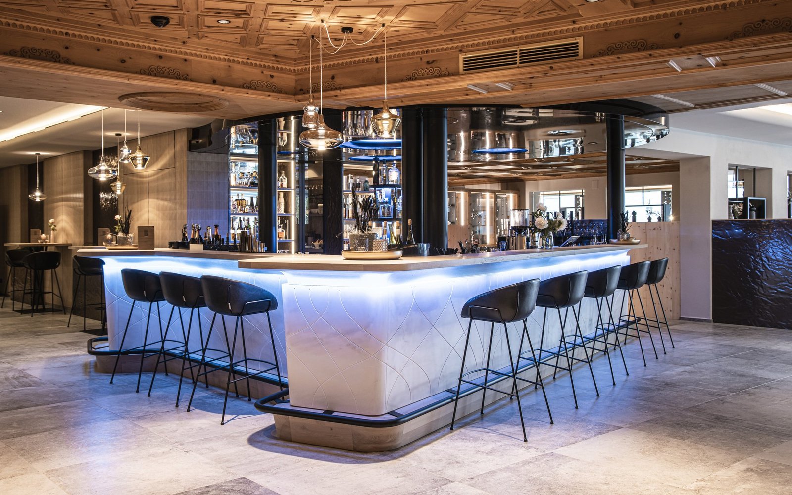 Das Gerstl Alpine Retreat, marble bar