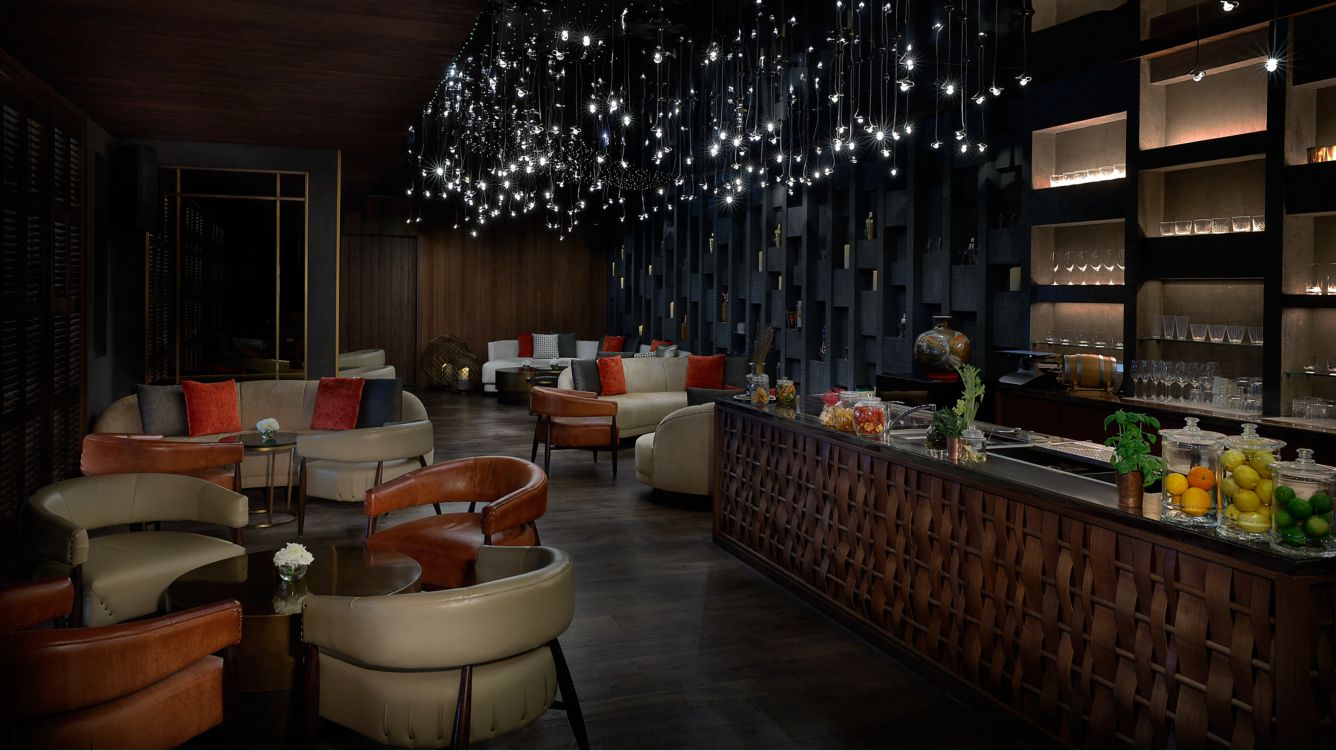 St. Regis Downtown Dubai — vibe