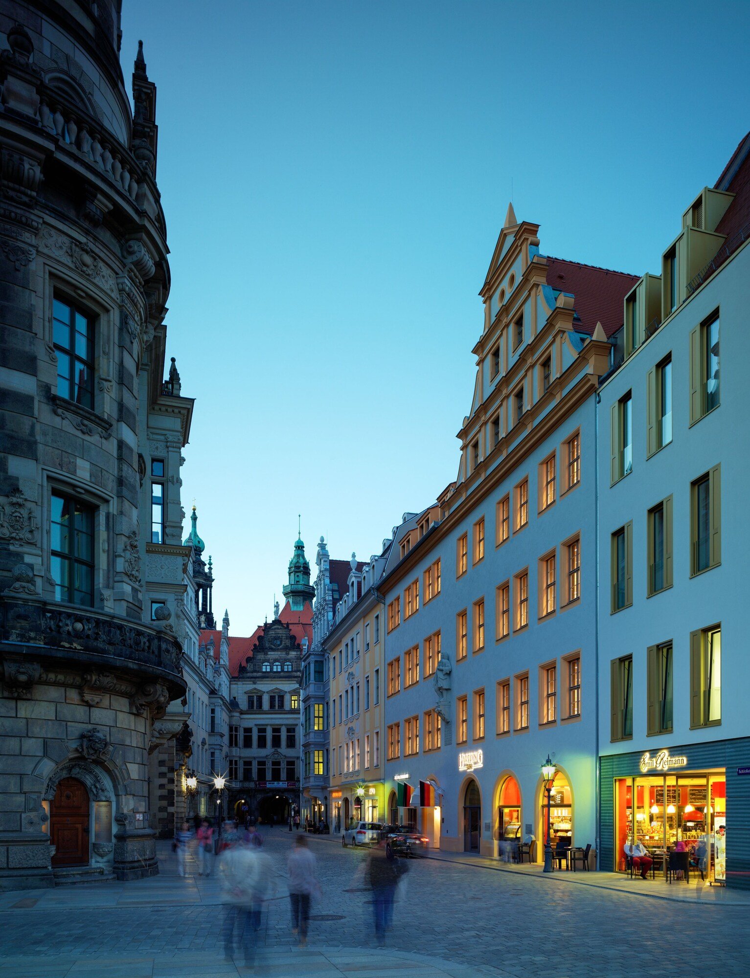 Hyperion Hotel Dresden am Schloss, how it began
