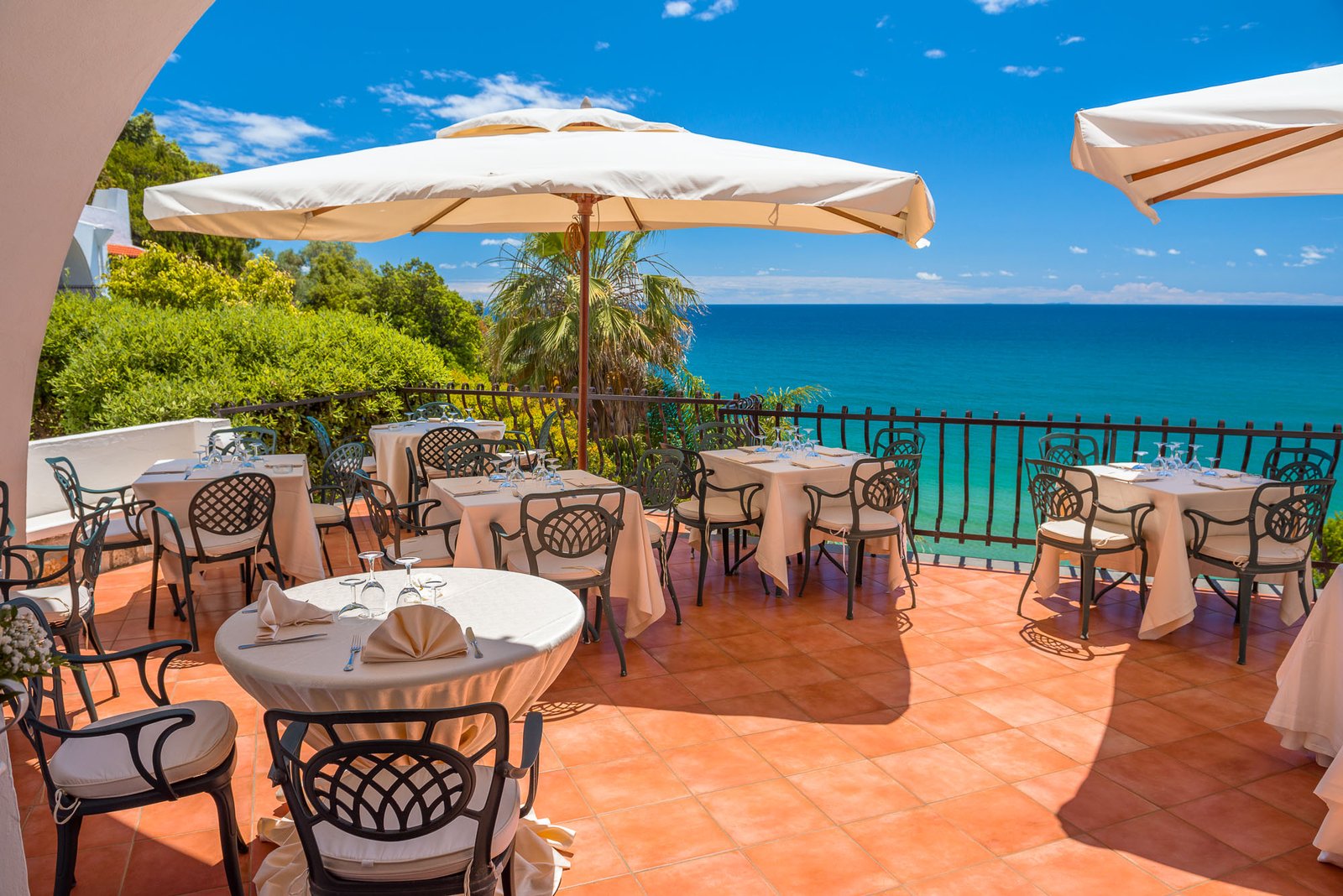 Grand Hotel Le Rocce, at the table