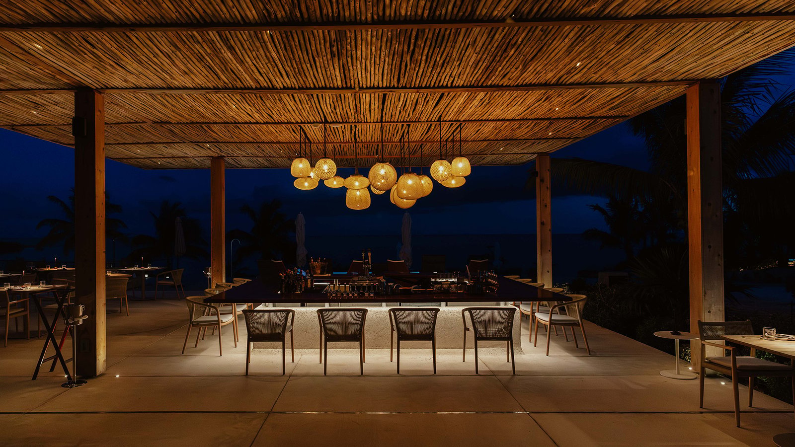Beach Enclave Long Bay, ámbra beach club bar & restaurant