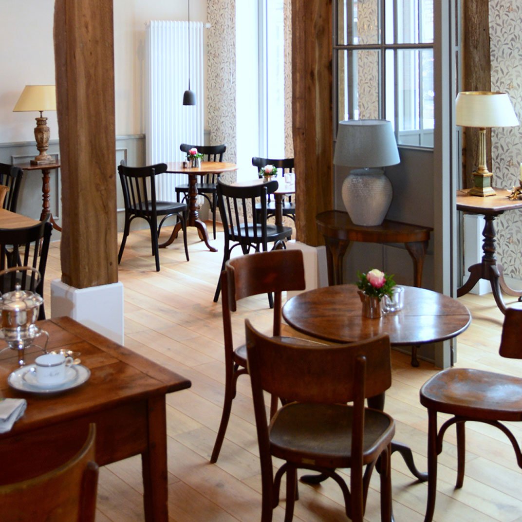 Hotel No. 11, café & antikshop