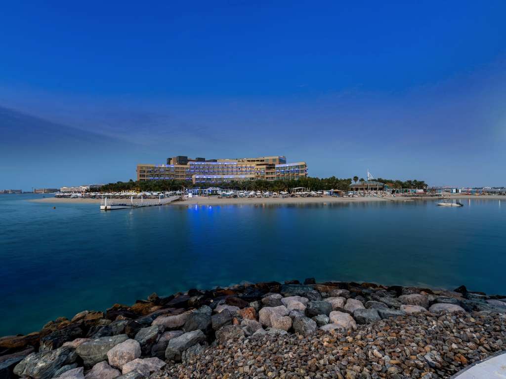 Rixos The Palm Hotel & Suites — vibe