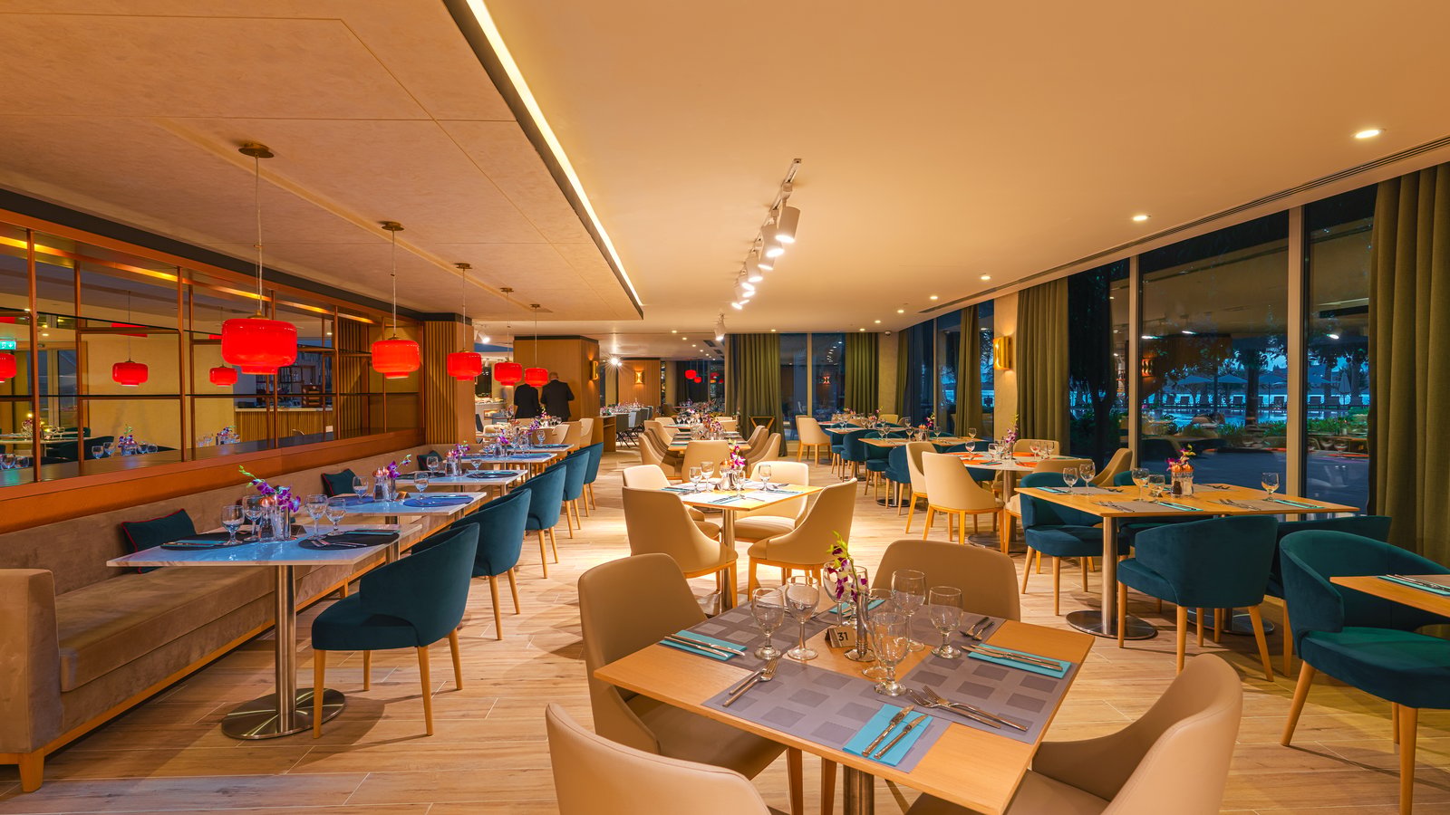 Rixos The Palm Hotel & Suites, at the table
