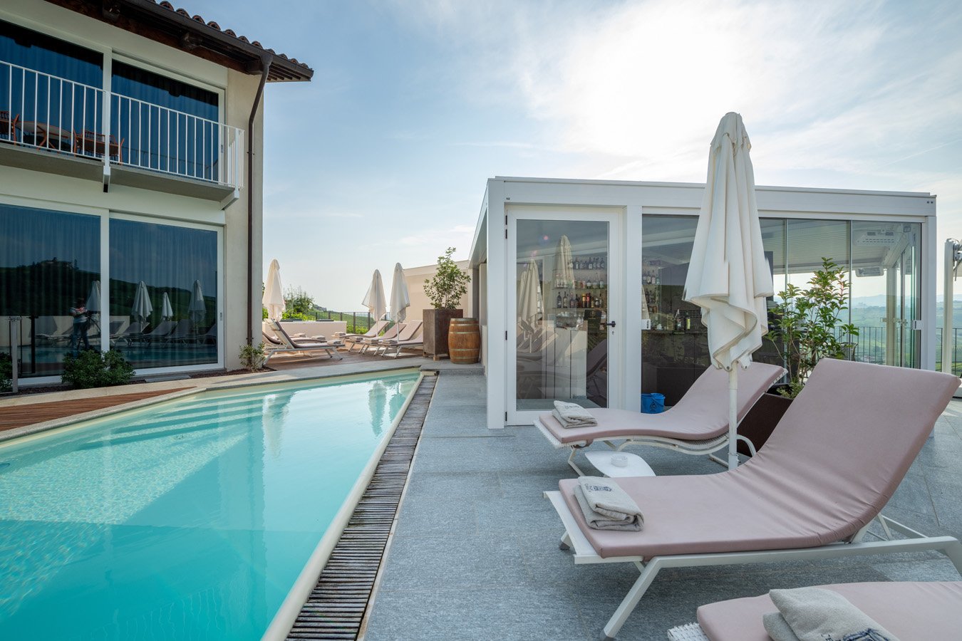 Palas Cerequio Barolo Cru Resort, the pool