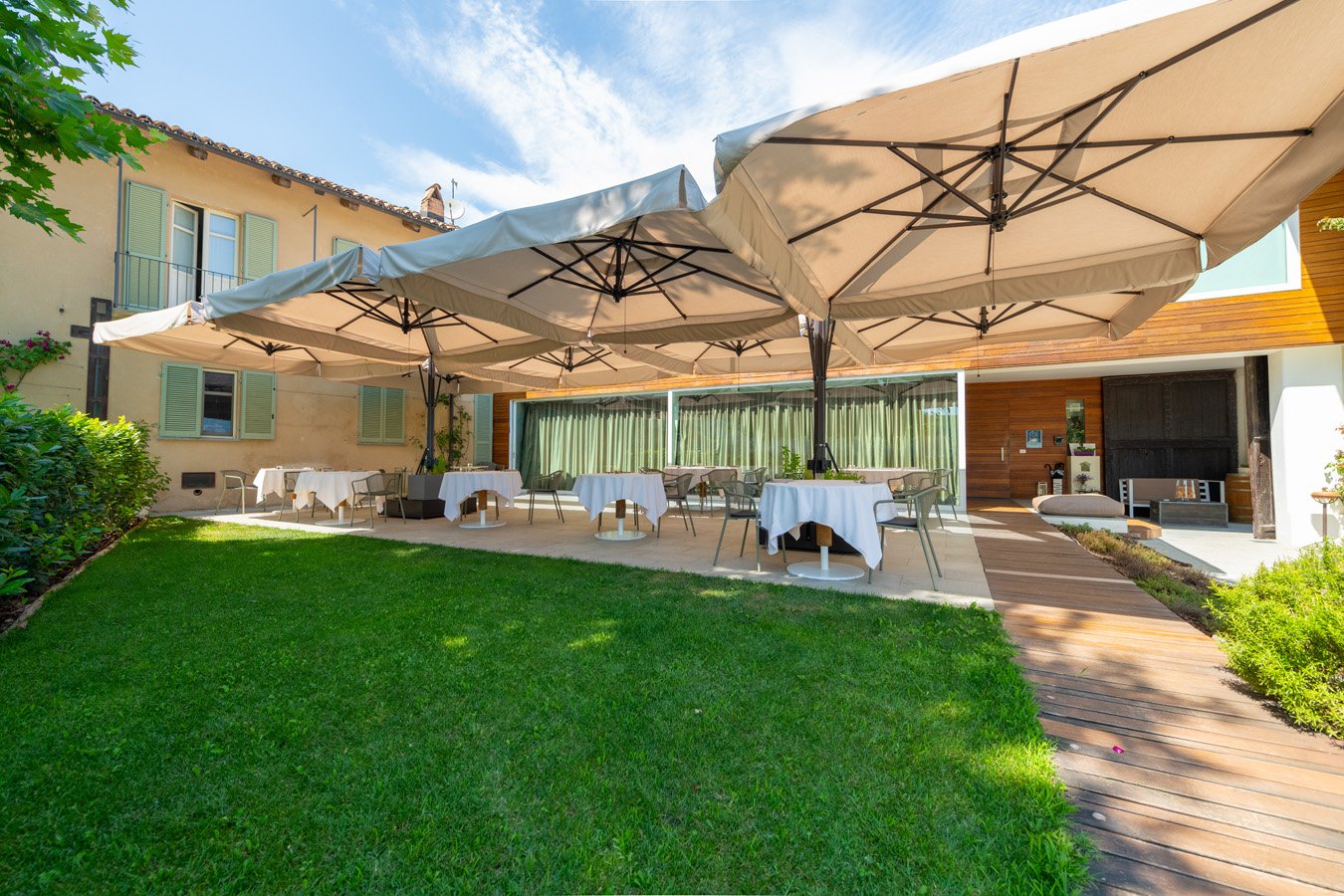 Palas Cerequio Barolo Cru Resort, at the table