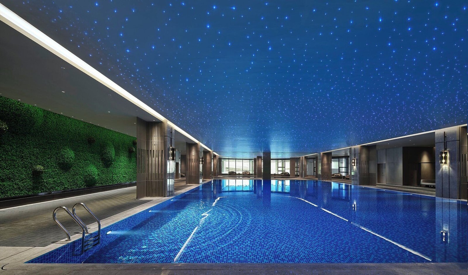 HUALUXE Nanjing Yangtze River, the pool