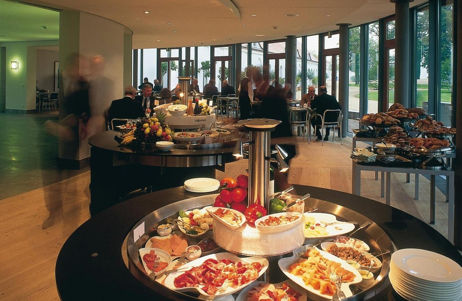 Schloss Neuhardenberg, at the table