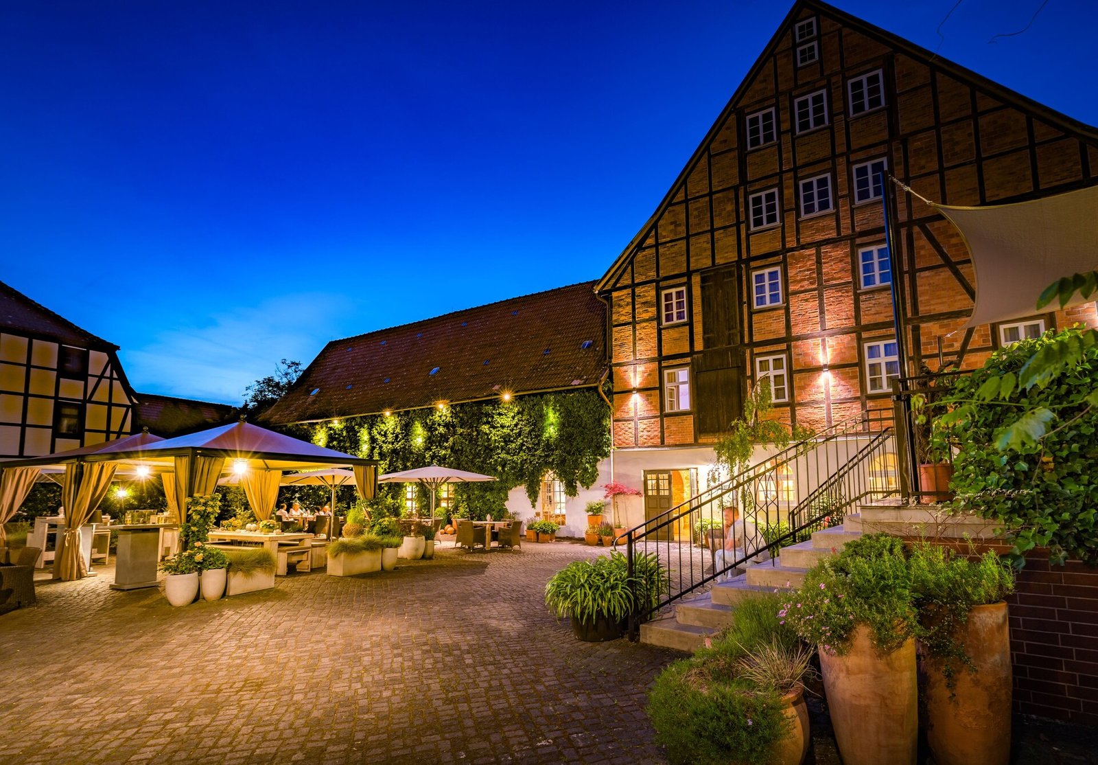 Romantik Hotel am Brühl, how it began