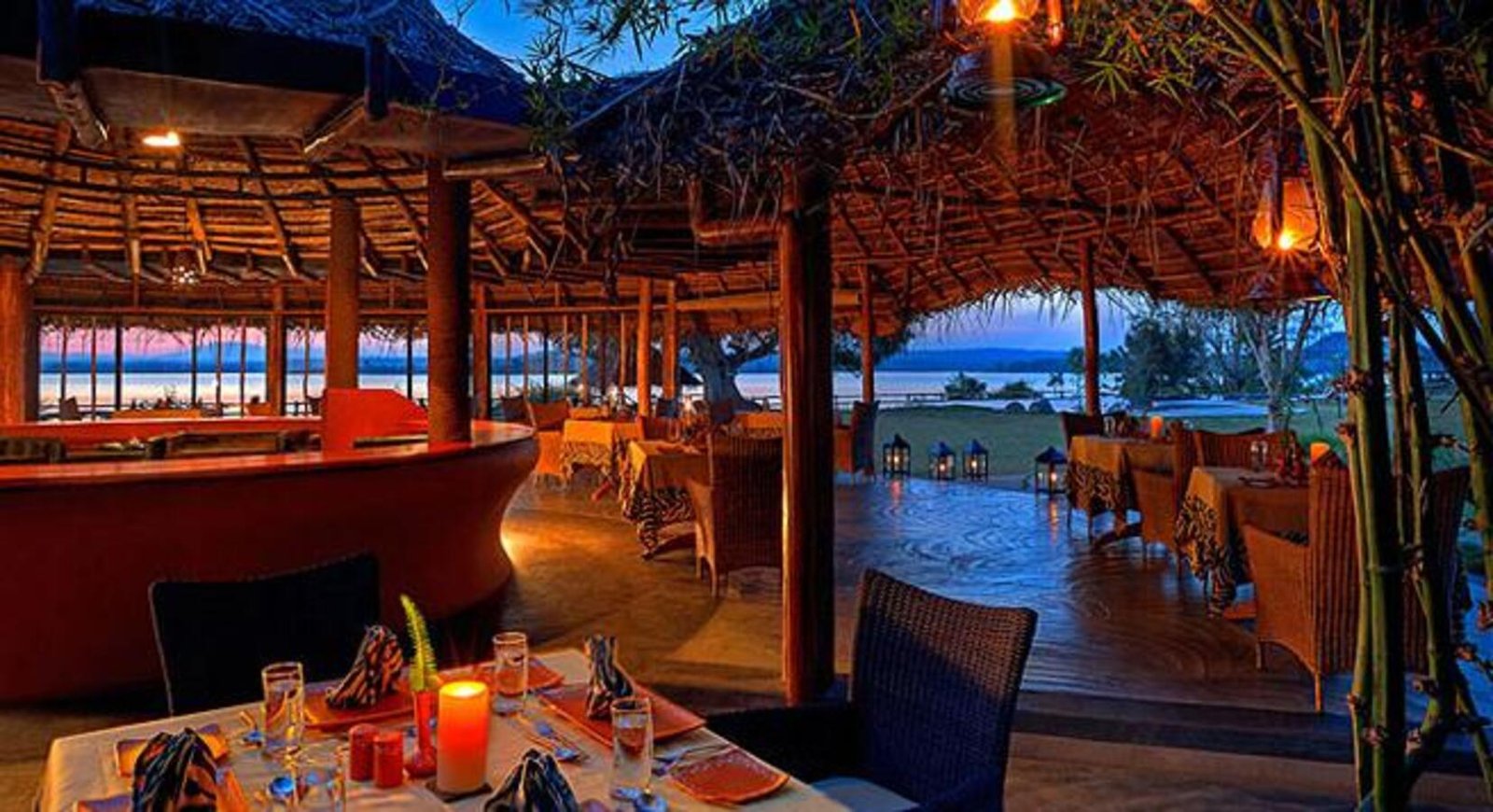 Evolve Back, Kabini, at the table
