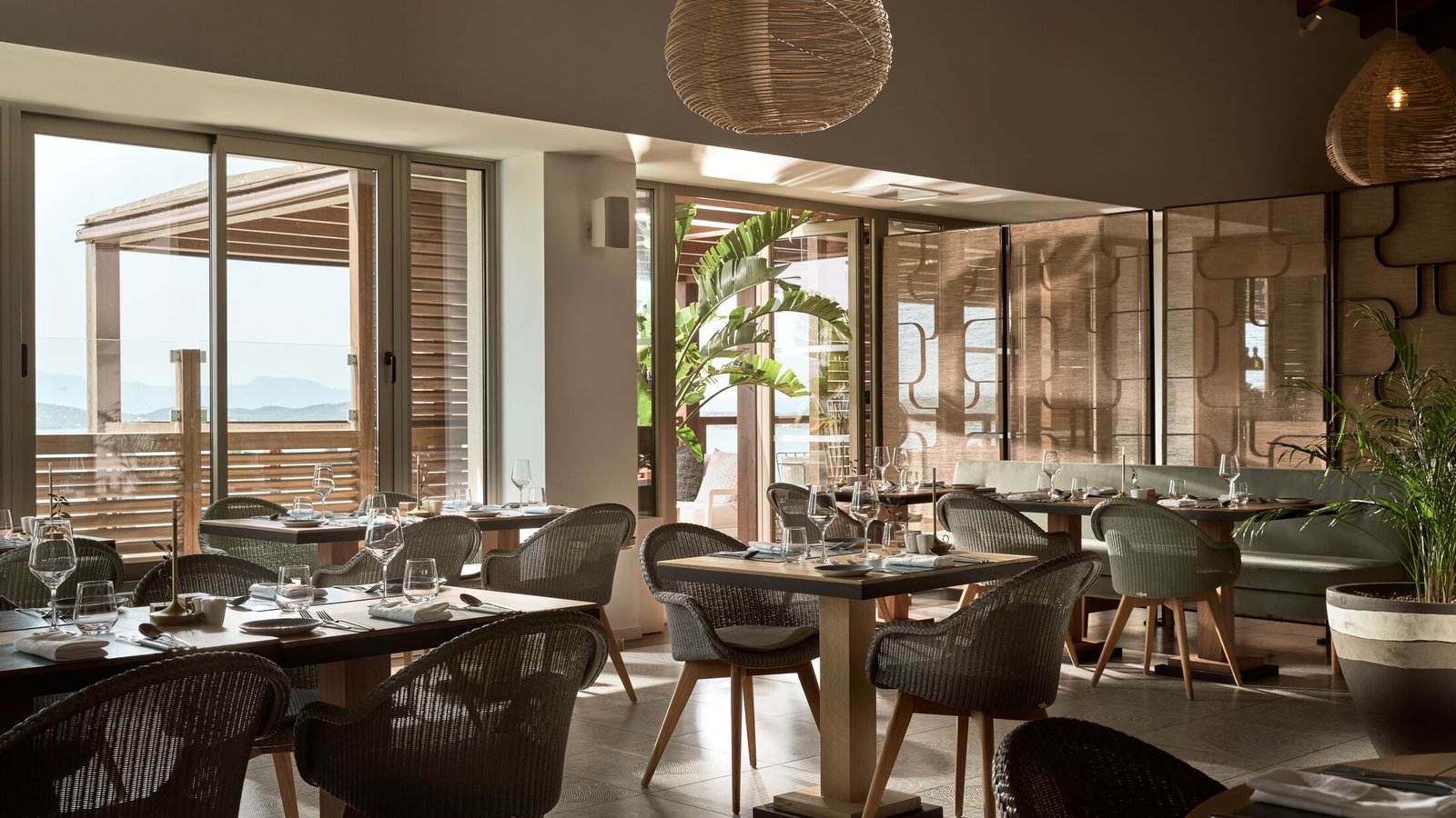 Eagles Villas, at the table
